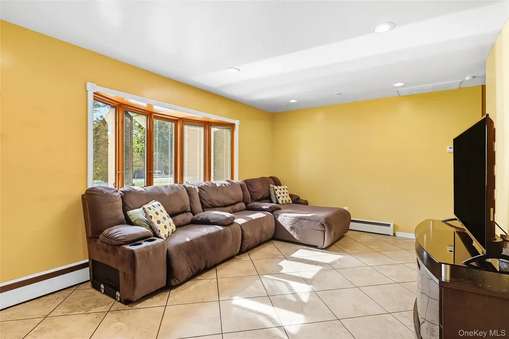 53 Fair Oaks Road Middletown NY 10940
