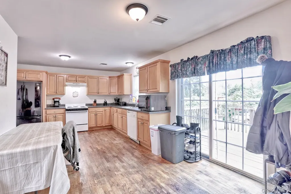 4 Cameron Place Wallkill NY 12589