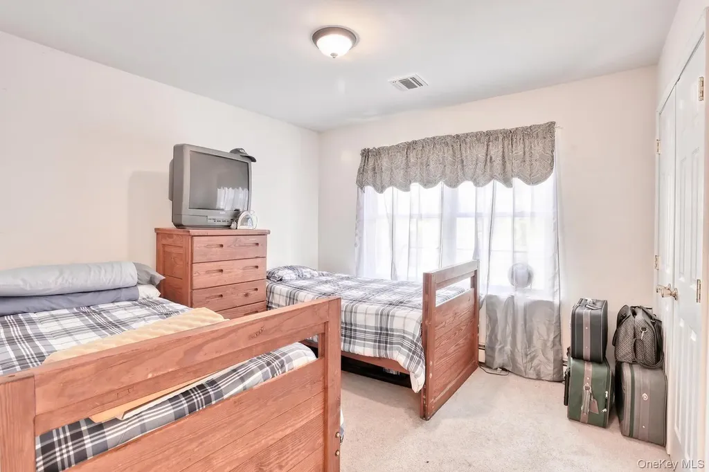 4 Cameron Place Wallkill NY 12589
