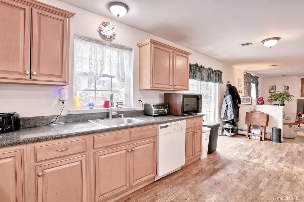4 Cameron Place Wallkill NY 12589