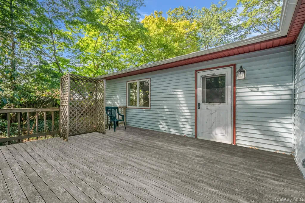 60 Hawthorne Road Rocky Point NY 11778