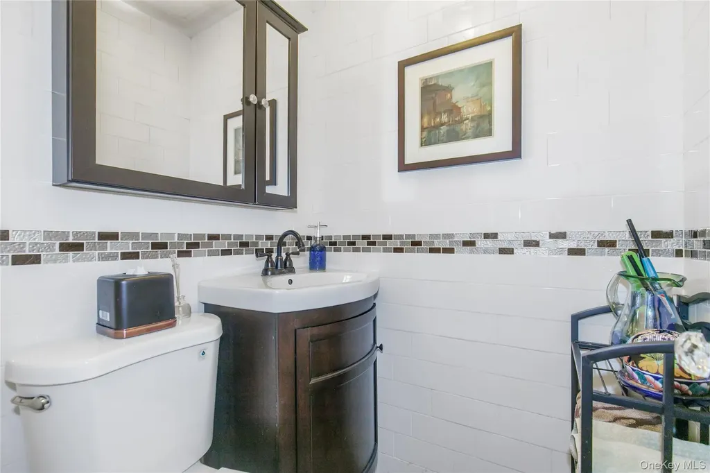 548 E State Street Long Beach NY 11561