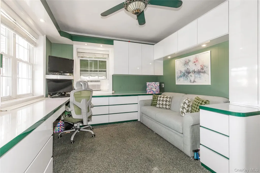 548 E State Street Long Beach NY 11561