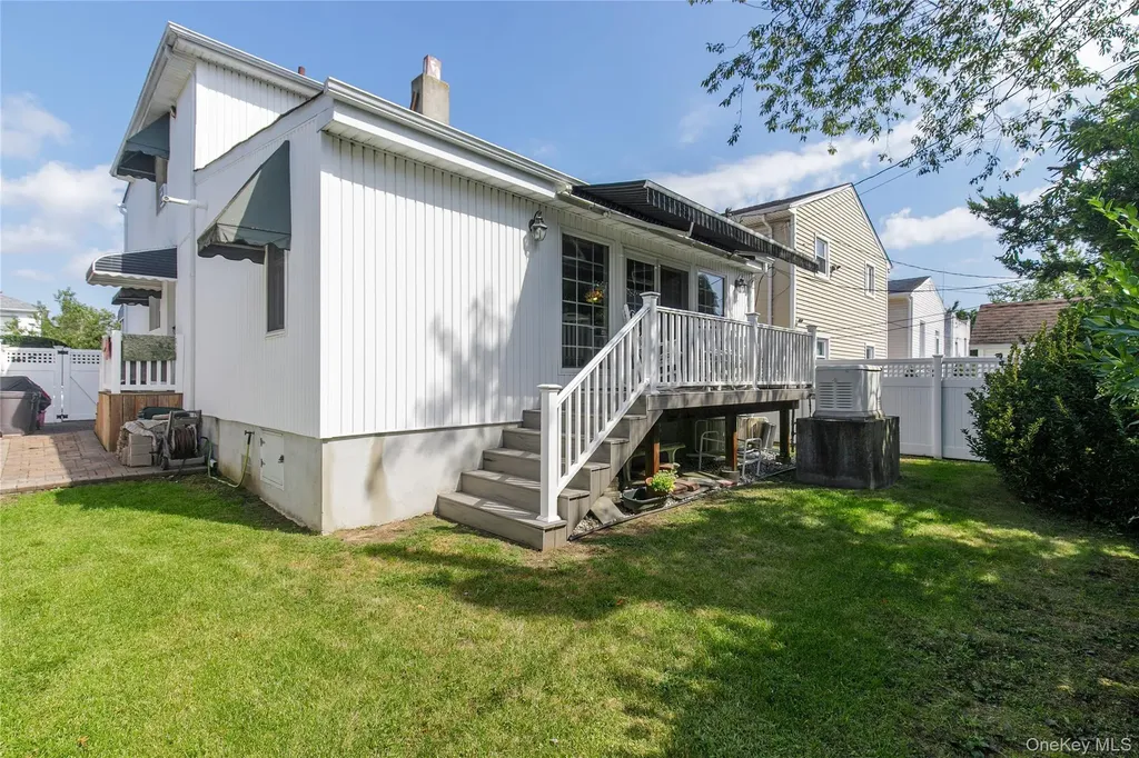 548 E State Street Long Beach NY 11561