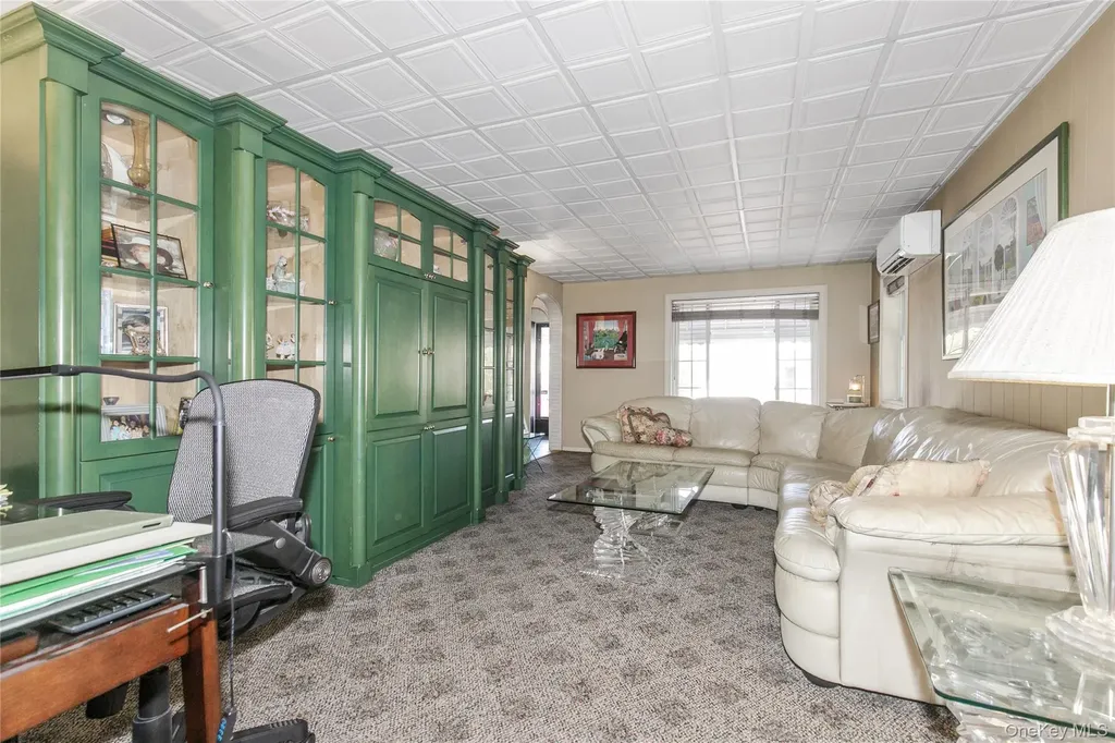 548 E State Street Long Beach NY 11561