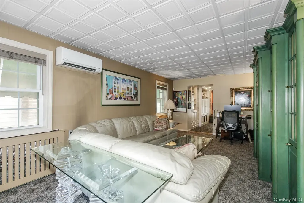 548 E State Street Long Beach NY 11561