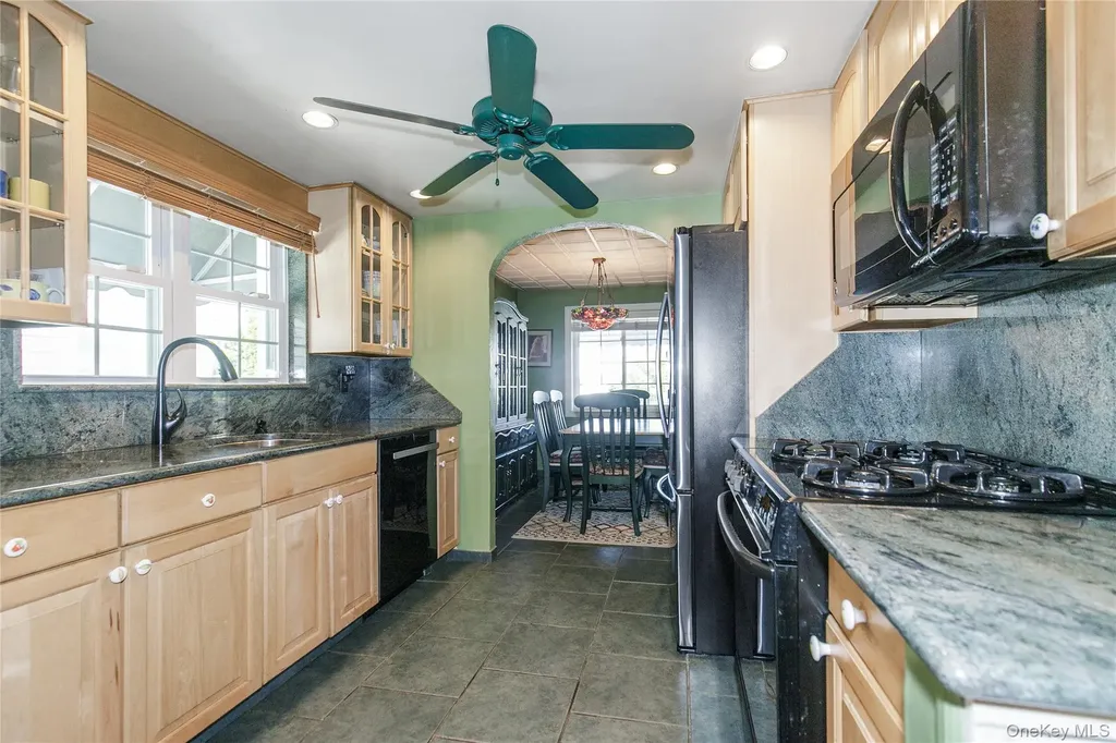548 E State Street Long Beach NY 11561
