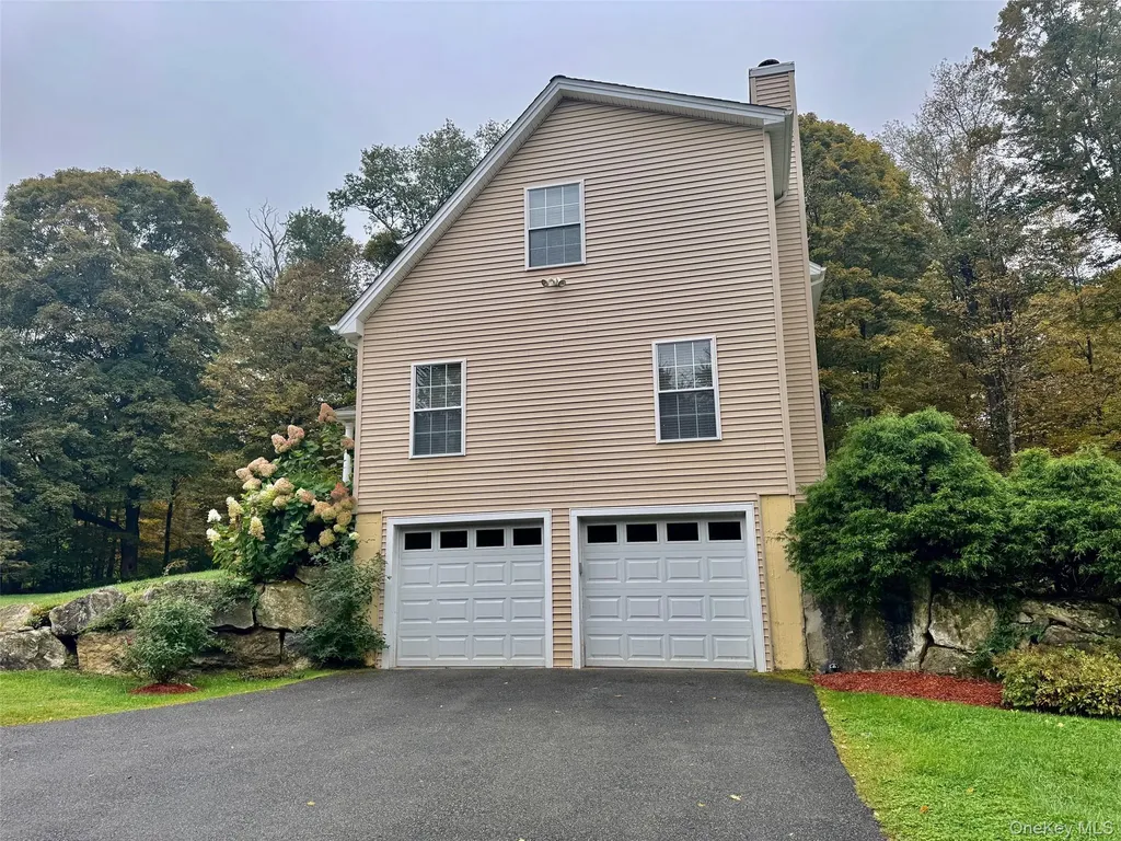 5 Perri Lane Pawling NY 12564