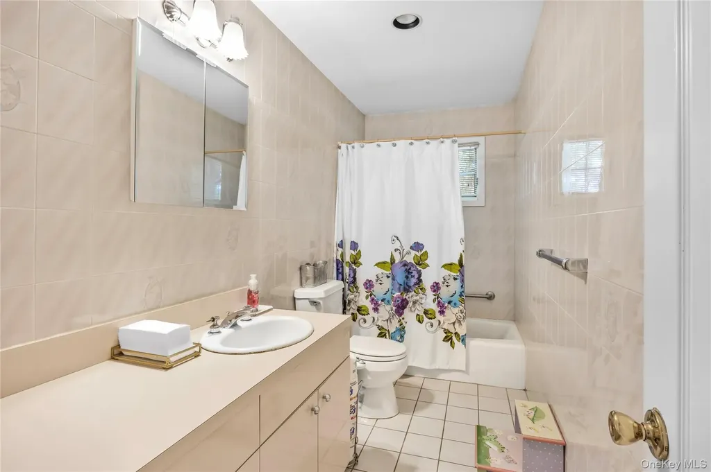 8 Brian Lane Mount Sinai NY 11766