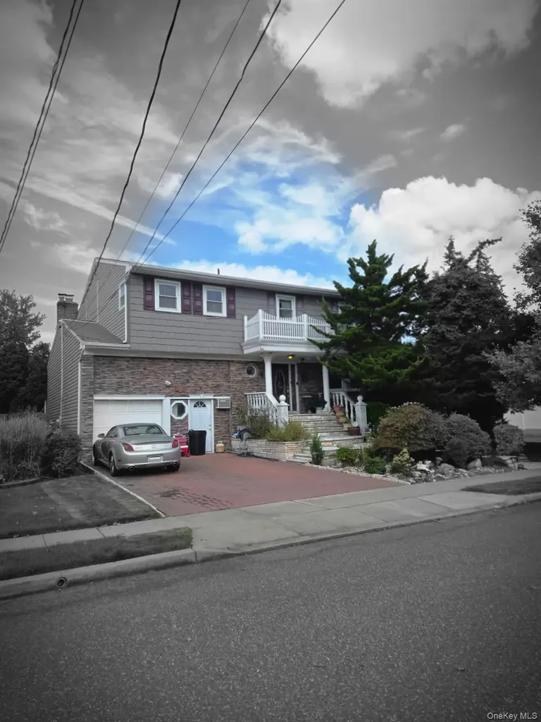 542 Hemlock Drive Cedarhurst NY 11516