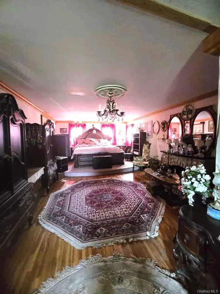 542 Hemlock Drive Cedarhurst NY 11516