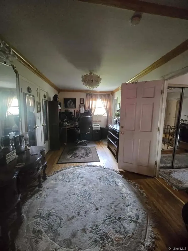 542 Hemlock Drive Cedarhurst NY 11516