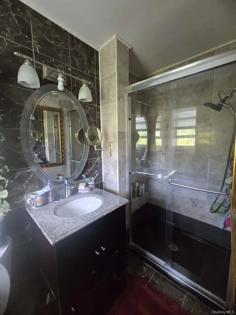 542 Hemlock Drive Cedarhurst NY 11516
