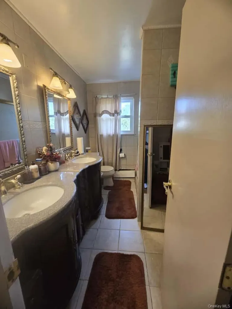 542 Hemlock Drive Cedarhurst NY 11516