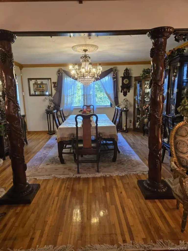 542 Hemlock Drive Cedarhurst NY 11516