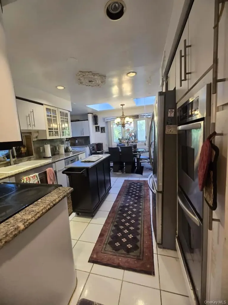 542 Hemlock Drive Cedarhurst NY 11516
