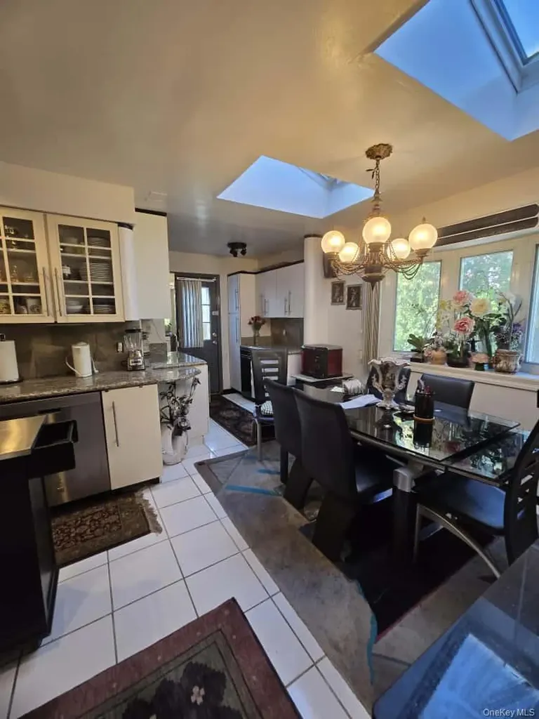 542 Hemlock Drive Cedarhurst NY 11516