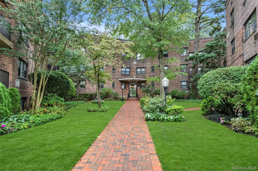 50 Brompton Road Great Neck NY 11021