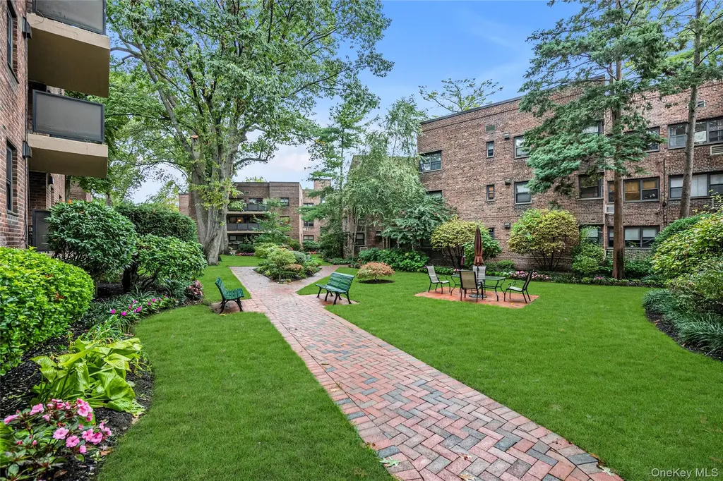 50 Brompton Road Great Neck NY 11021