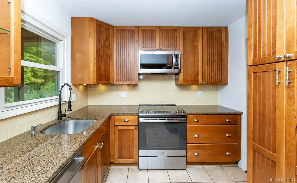96 Lakeview Drive Pawling NY 12564