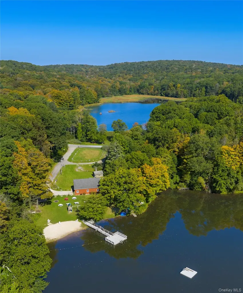 96 Lakeview Drive Pawling NY 12564