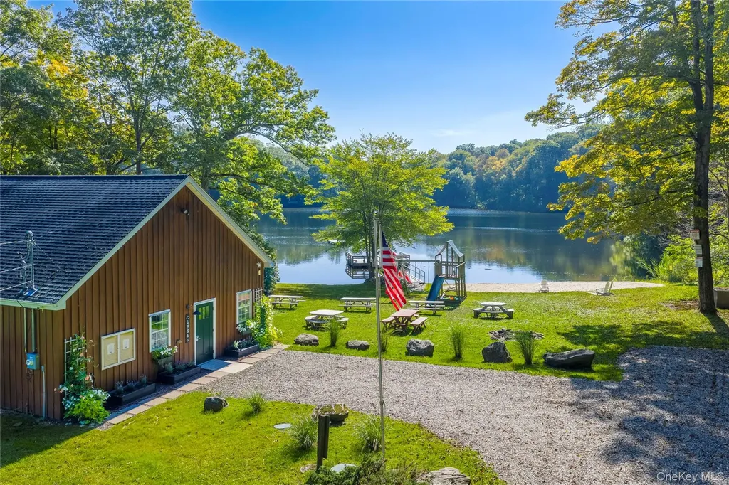 96 Lakeview Drive Pawling NY 12564