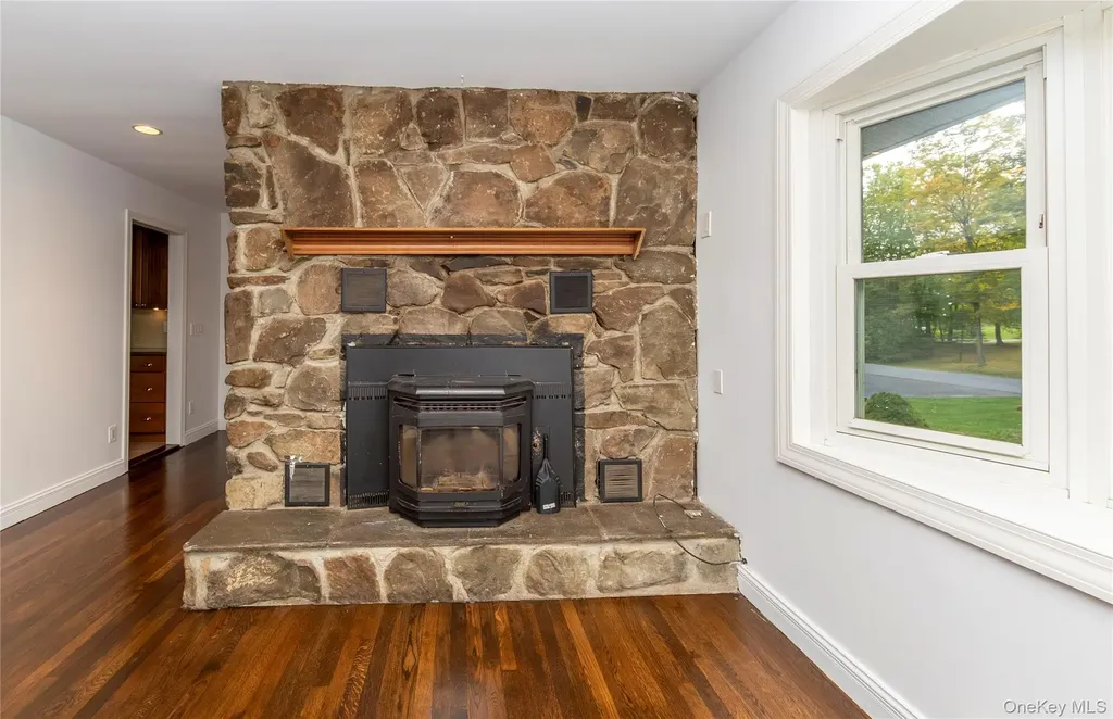 96 Lakeview Drive Pawling NY 12564