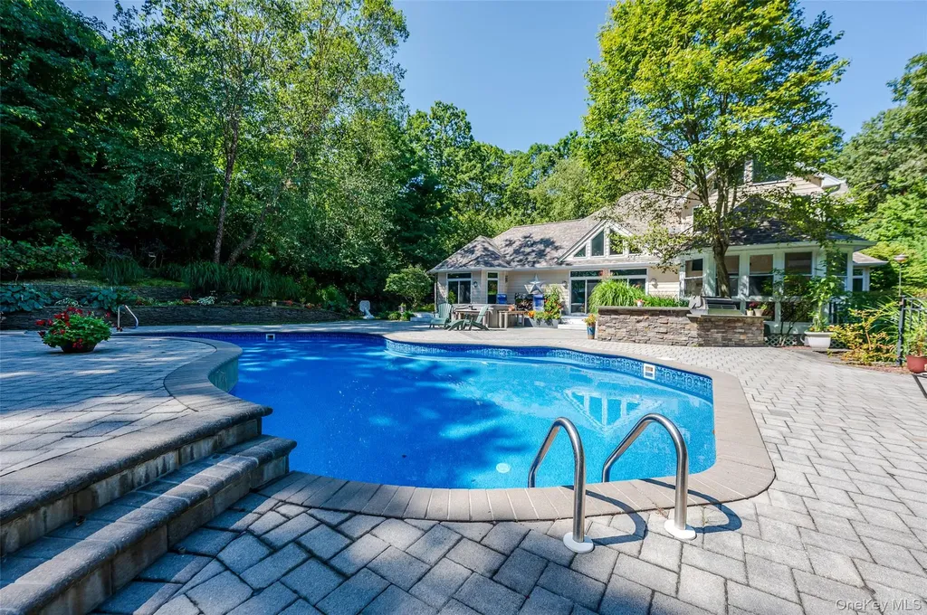 140 N Woods Drive Wading River NY 11792