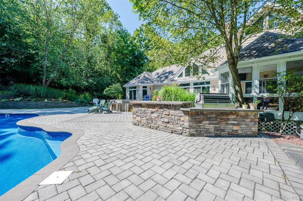 140 N Woods Drive Wading River NY 11792