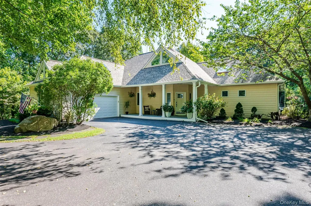 140 N Woods Drive Wading River NY 11792