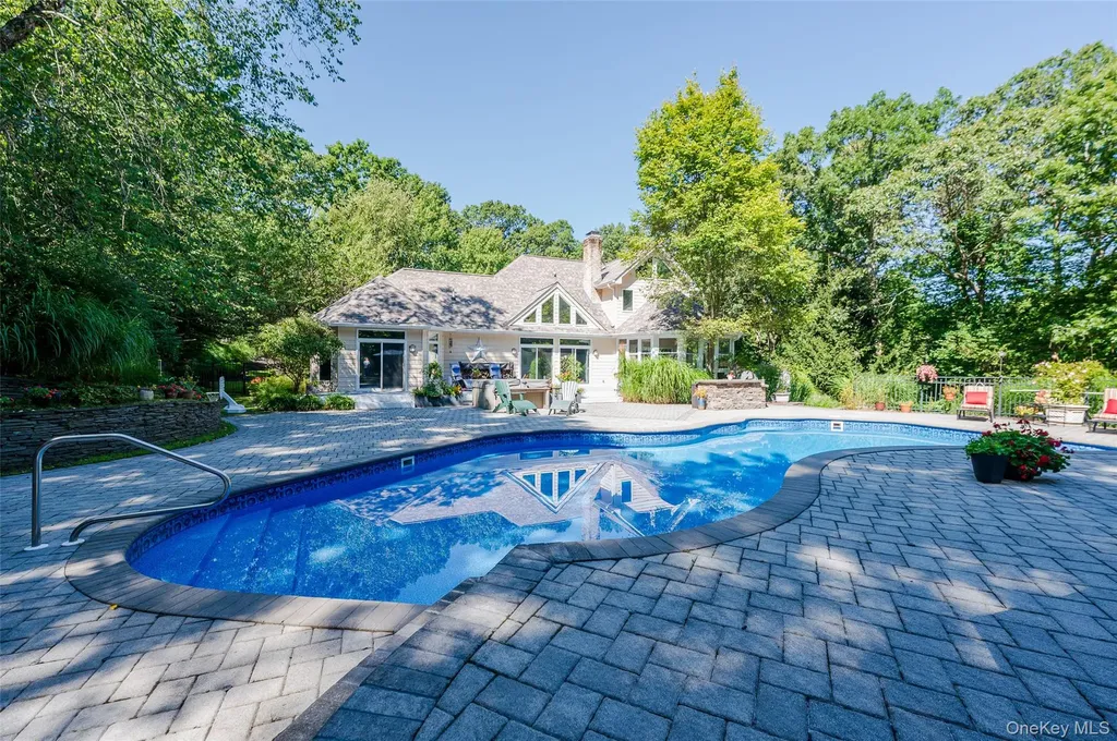 140 N Woods Drive Wading River NY 11792