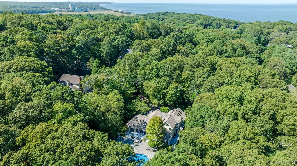 140 N Woods Drive Wading River NY 11792