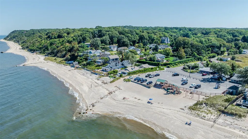 140 N Woods Drive Wading River NY 11792
