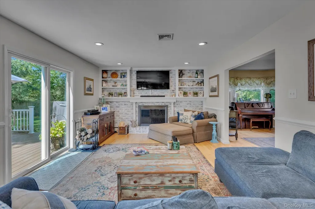 48 Terry Road Northport NY 11768