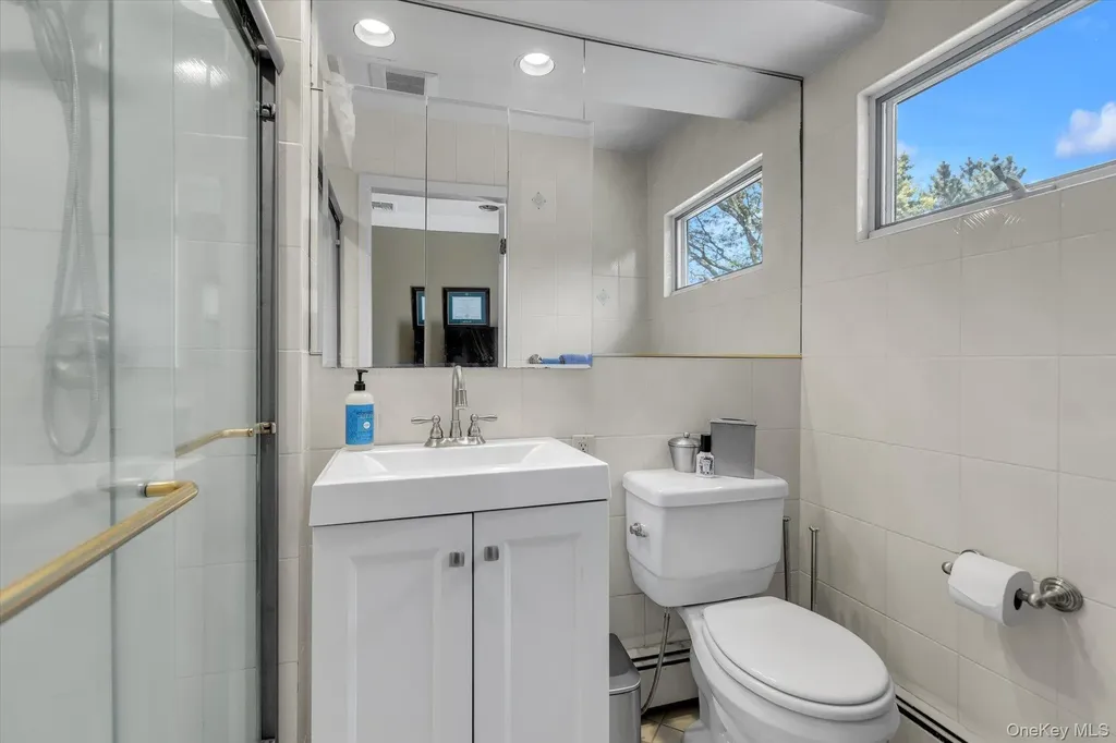 48 Terry Road Northport NY 11768