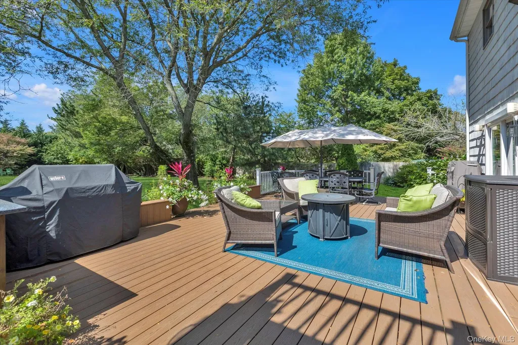 48 Terry Road Northport NY 11768