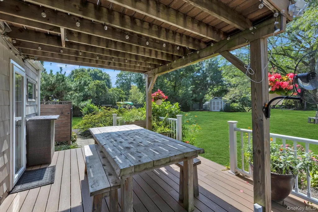 48 Terry Road Northport NY 11768