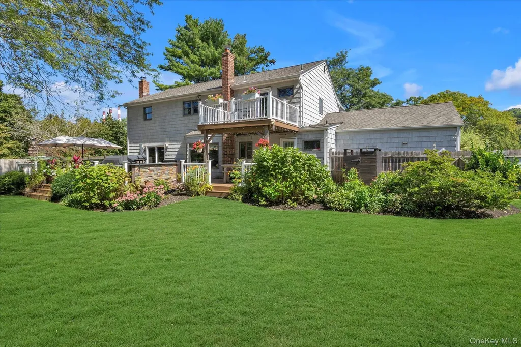 48 Terry Road Northport NY 11768