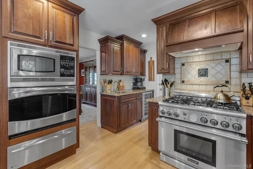 48 Terry Road Northport NY 11768