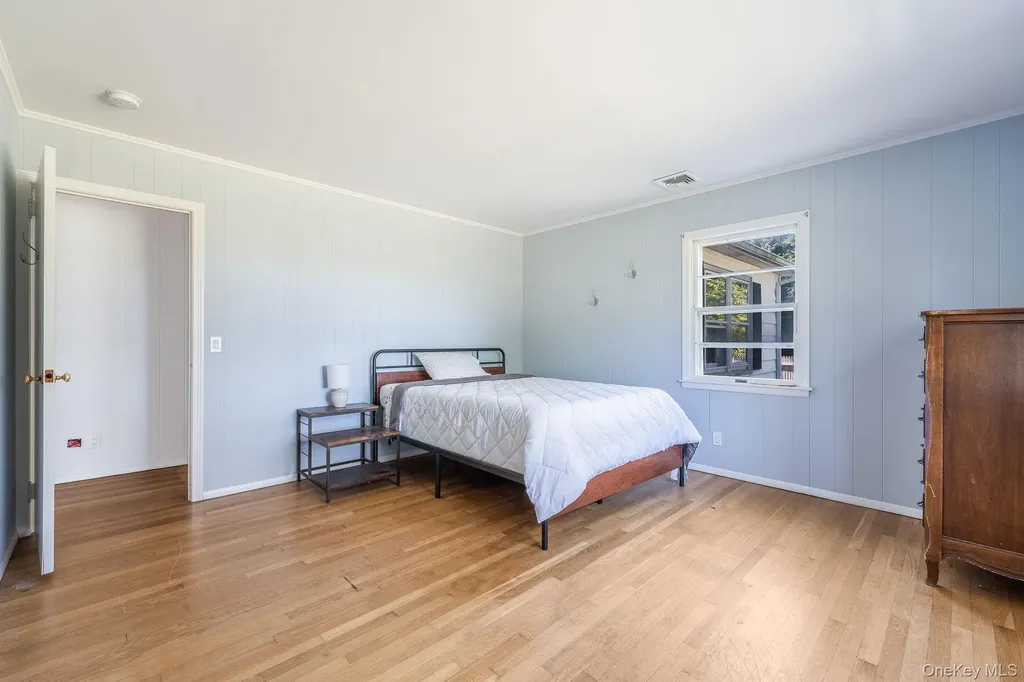 585 Peconic Lane Peconic NY 11958