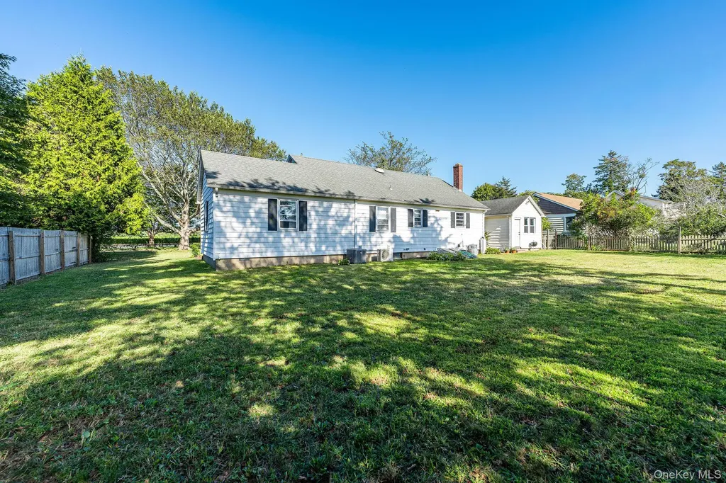 585 Peconic Lane Peconic NY 11958