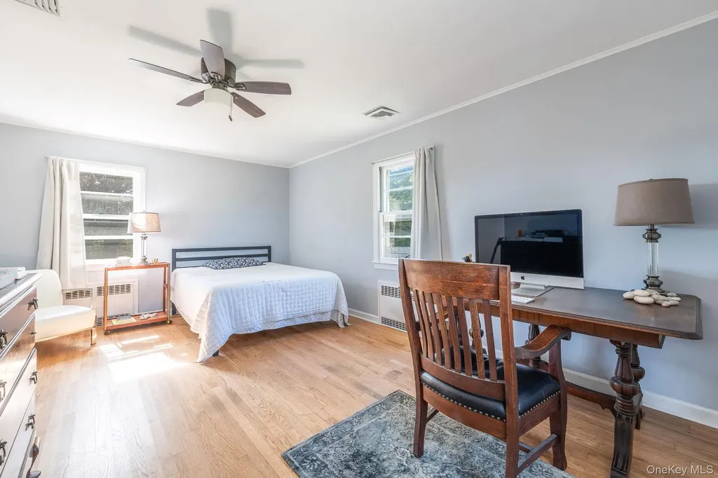 585 Peconic Lane Peconic NY 11958