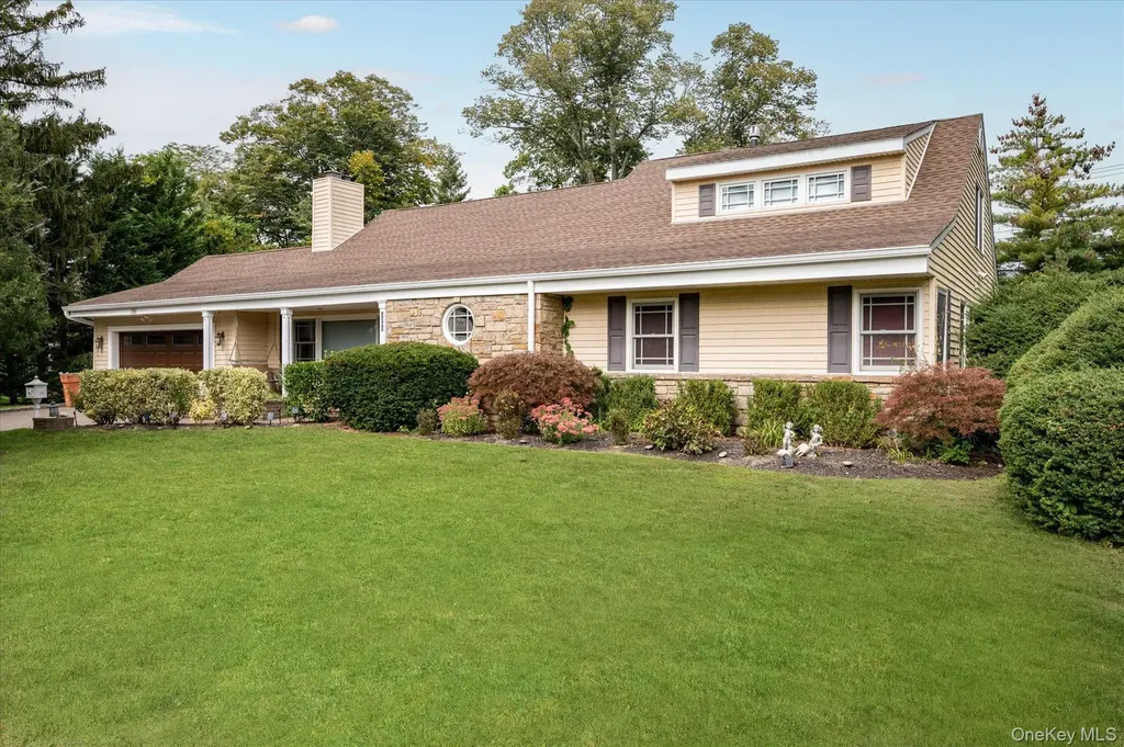 1361 Boxwood Drive E Hewlett Harbor NY 11557