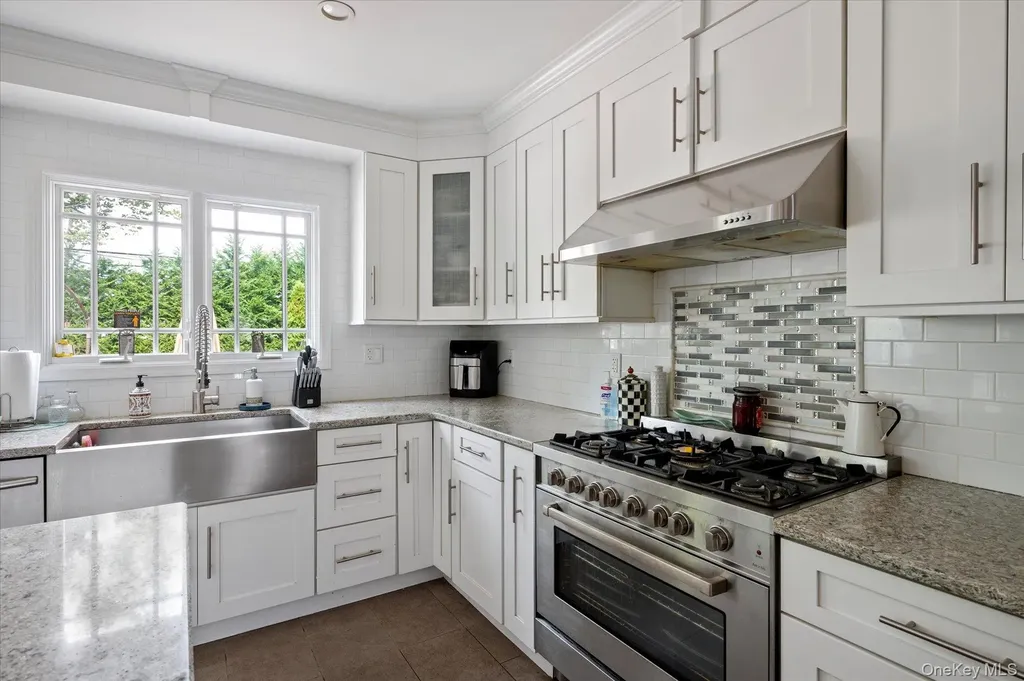 1361 Boxwood Drive E Hewlett Harbor NY 11557