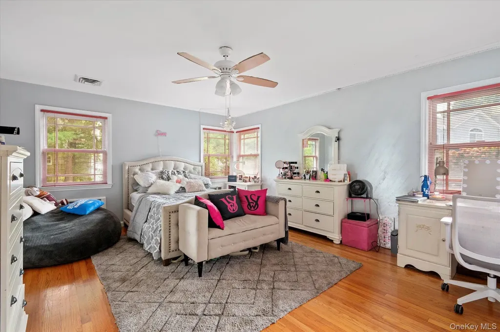 1361 Boxwood Drive E Hewlett Harbor NY 11557