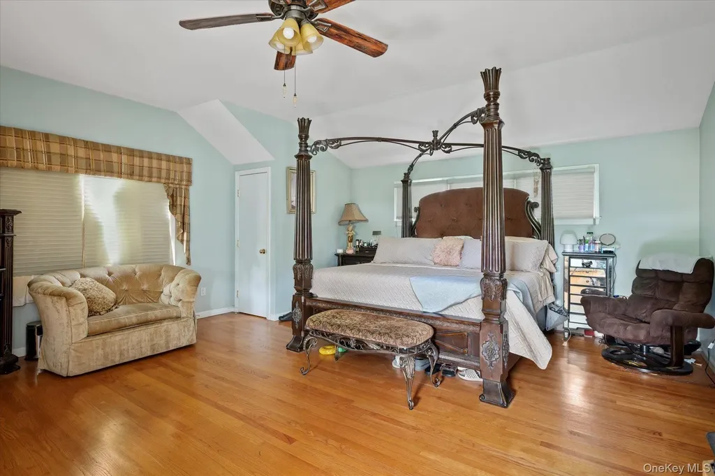 1361 Boxwood Drive E Hewlett Harbor NY 11557