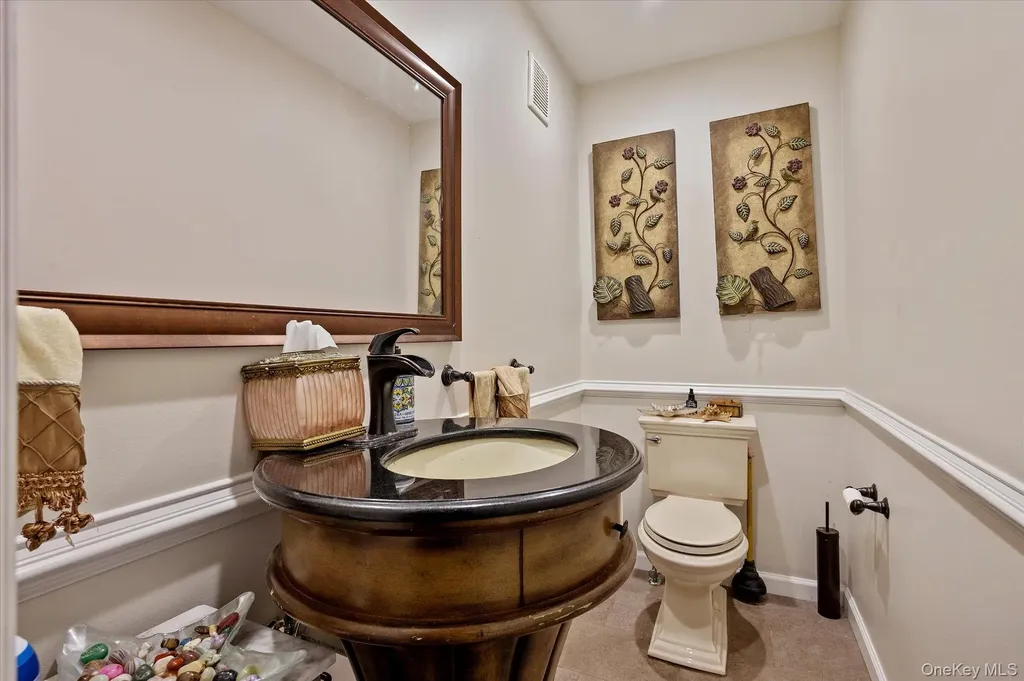 1361 Boxwood Drive E Hewlett Harbor NY 11557