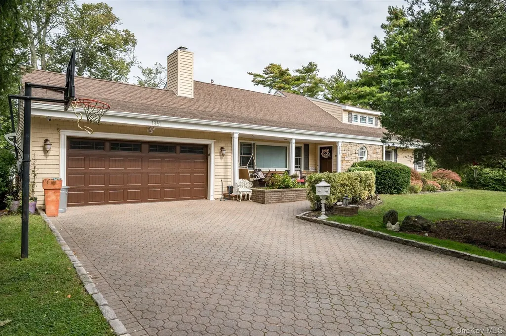 1361 Boxwood Drive E Hewlett Harbor NY 11557