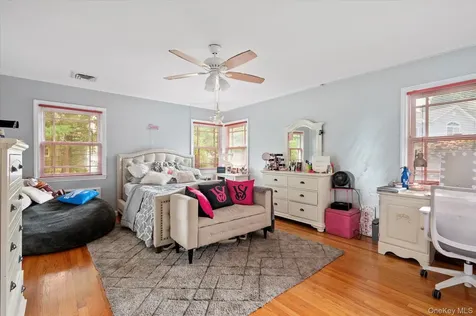 1361 Boxwood Drive E Hewlett Harbor NY 11557