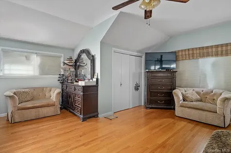 1361 Boxwood Drive E Hewlett Harbor NY 11557